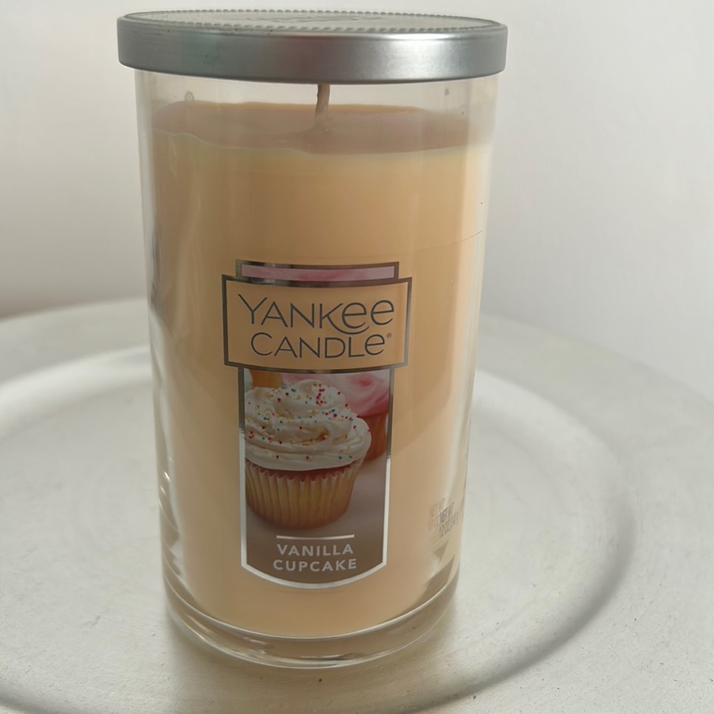 New Yankee Candle Vanilla Cupcake